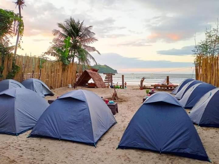 Bucana Kamp Payapa Beachfront Эль-Нидо Экстерьер фото