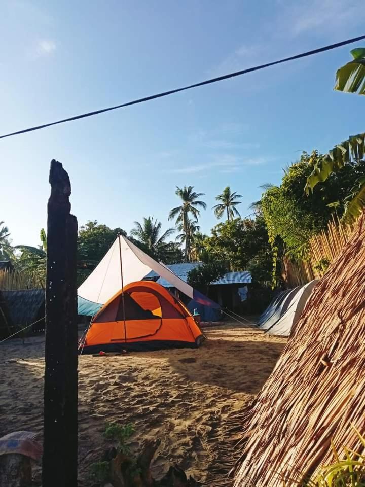 Bucana Kamp Payapa Beachfront Эль-Нидо Экстерьер фото